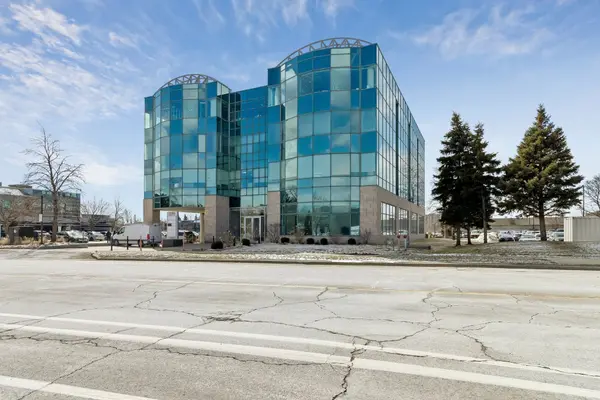 5100 Orbitor DR #305, Mississauga, ON L4W 4Z4