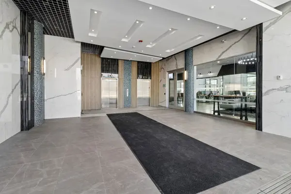 5100 Orbitor DR #305, Mississauga, ON L4W 4Z4