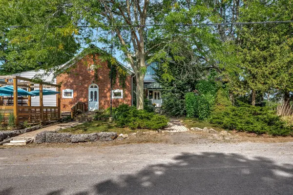 1768 County Rd 17 RD, Prince Edward County, ON K0K 2P0