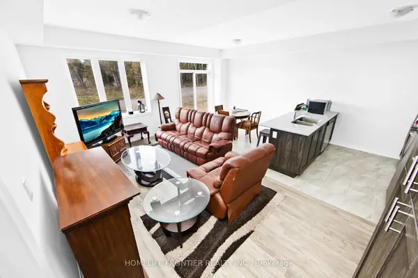 11 Spruceside DR, Kawartha Lakes, ON K0M 1A0