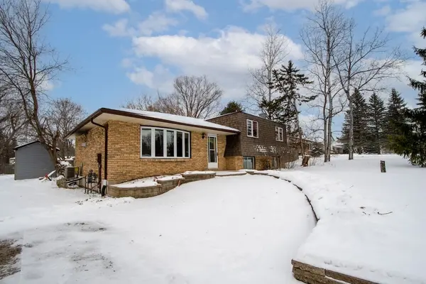 13 Janet DR, Kawartha Lakes, ON L0B 1K0