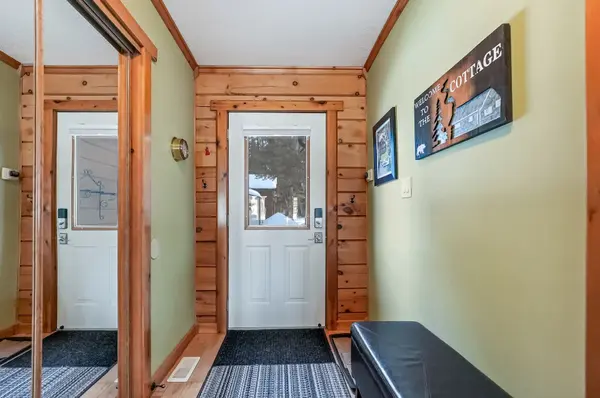 8 Goodman RD, Kawartha Lakes, ON K0M 1N0