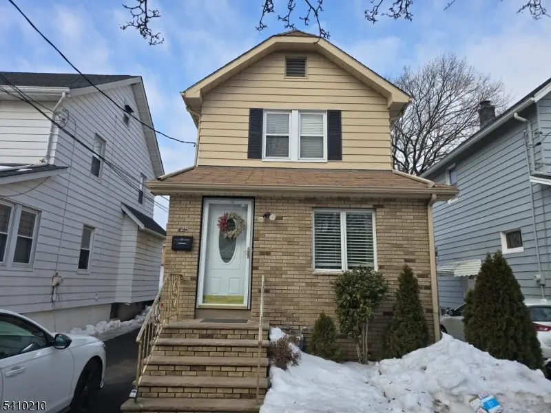 725 Schuyler Ave, Lyndhurst Twp., NJ 07071