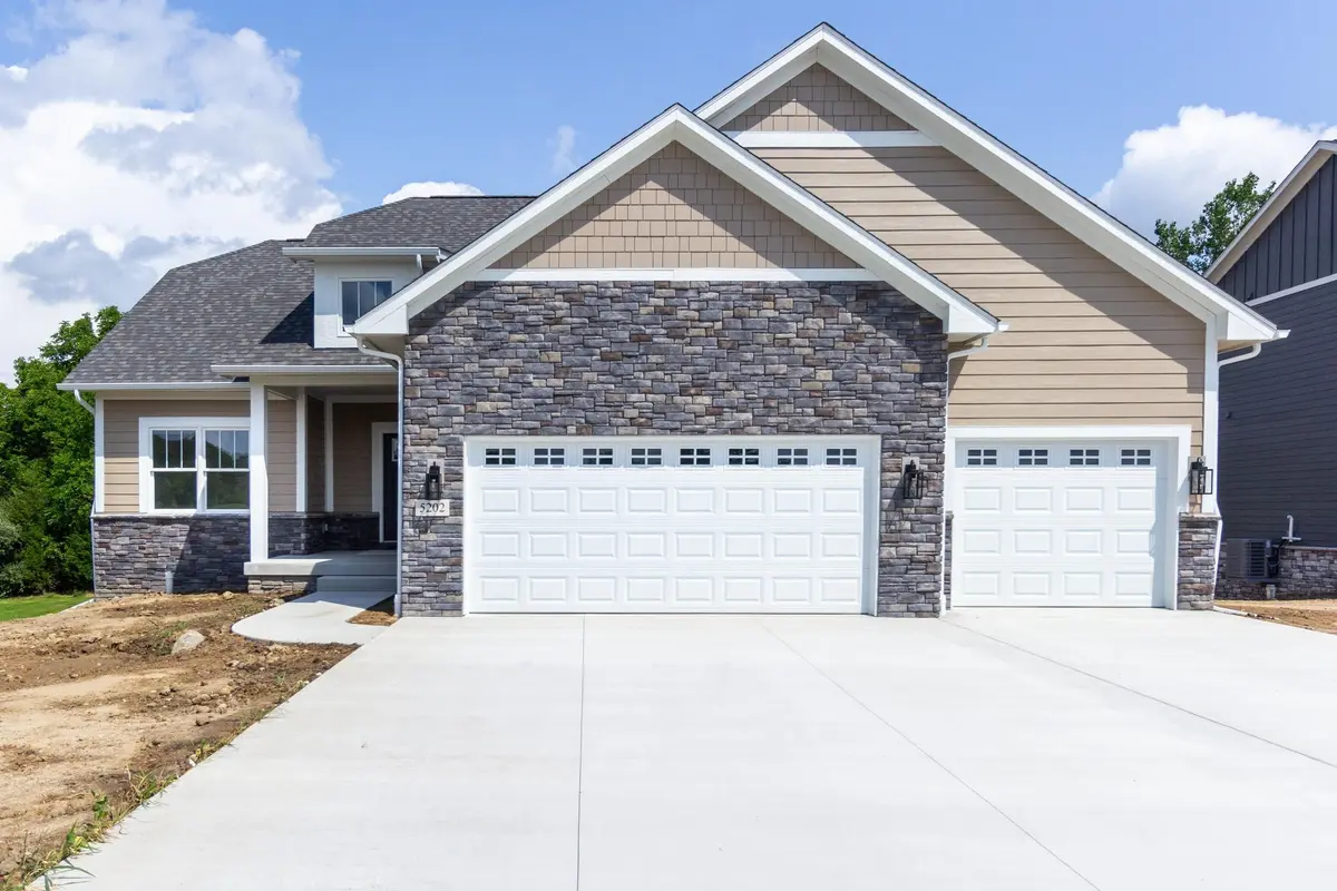 5202 Amelia Earhart DR, Fenton Twp, MI 48451