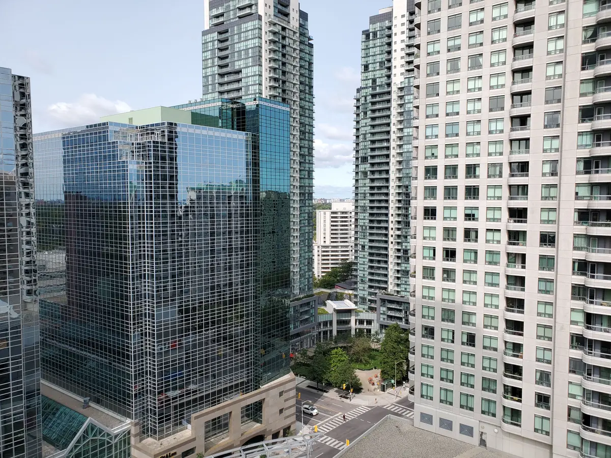 8 Hillcrest AVE #1707, Toronto C14, ON M2N 6Y6