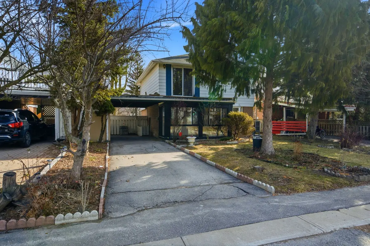 3 Forsythia DR, Toronto E08, ON M1E 1X9