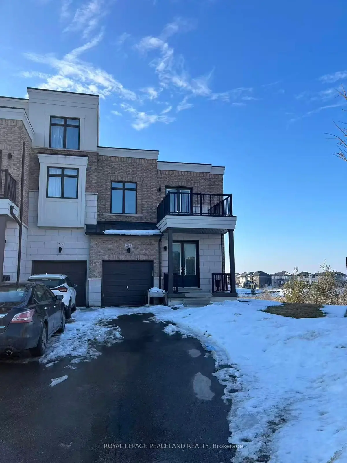 280 Elyse CT, Aurora, ON L4G 2C9
