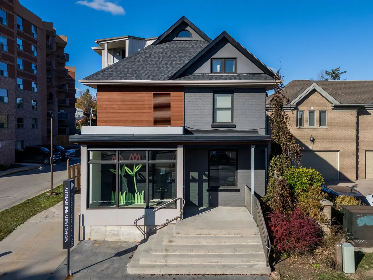 18 Worsley ST, Barrie, ON L4M 1L4