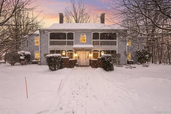 613 Curzon CT #203,  Howell,  MI 48843