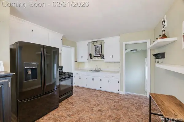 1162 W 11 Mile RD, Berkley, MI 48072