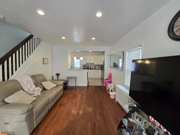 725 Schuyler Ave, Lyndhurst Twp., NJ 07071