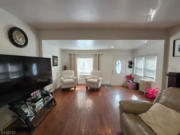 725 Schuyler Ave, Lyndhurst Twp., NJ 07071