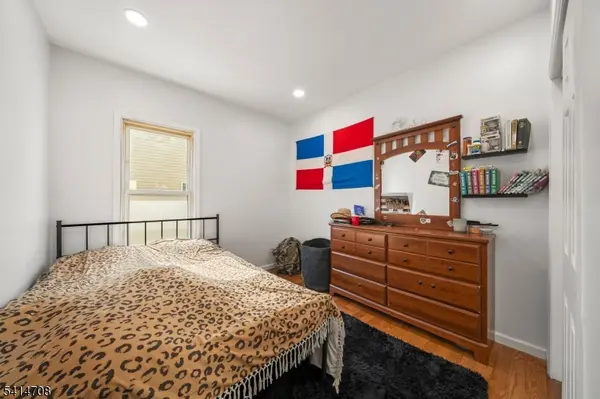 31 Park Ave, Dumont Boro, NJ 07628