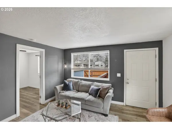 821 DEER ISLAND RD, St Helens, OR 97051