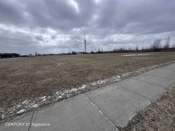 2421 & 2435 Marquette AVE, Bay City, MI 48706