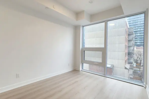 100 Queen ST E #701, Toronto C08, ON M5C 0B5