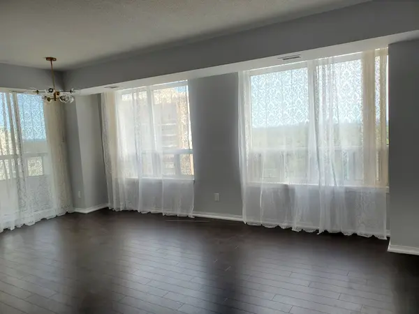 8 Hillcrest AVE #1707, Toronto C14, ON M2N 6Y6