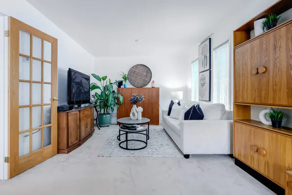 33 Sabbe CRES, Ajax, ON L1T 4E3