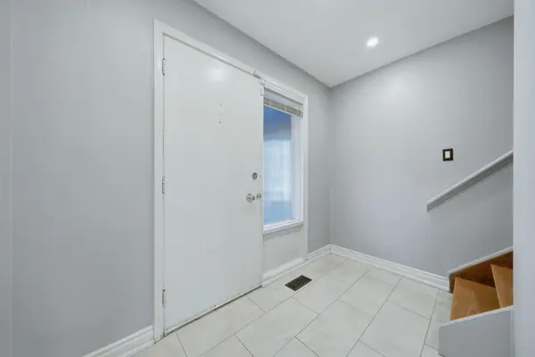 3 Forsythia DR, Toronto E08, ON M1E 1X9