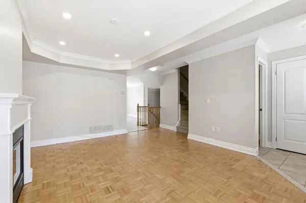 45 Forest Run BLVD, Vaughan, ON L4K 5J7