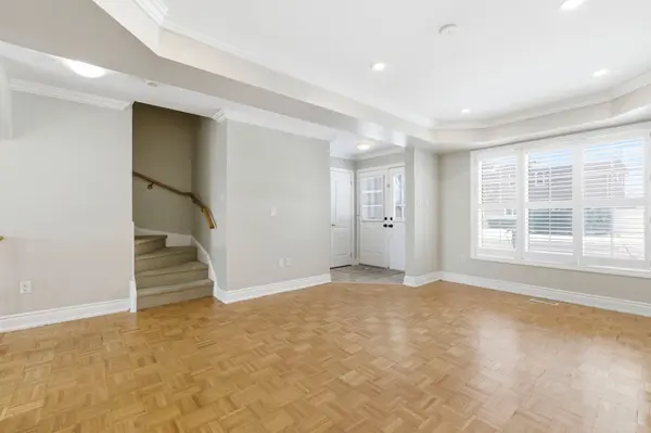 45 Forest Run BLVD, Vaughan, ON L4K 5J7