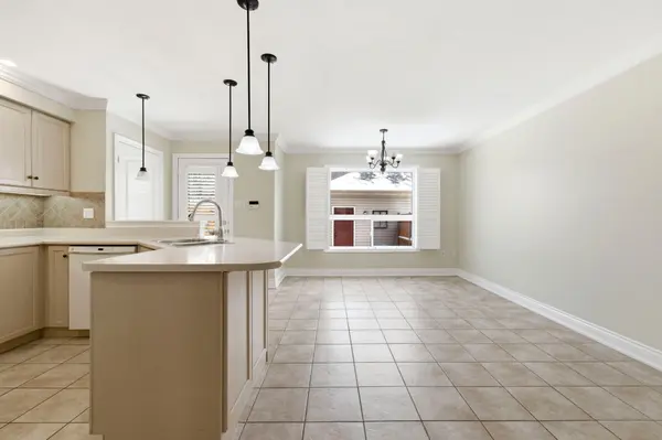 45 Forest Run BLVD, Vaughan, ON L4K 5J7