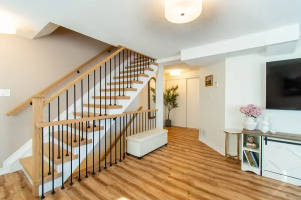 83 Goodwin DR #2, Barrie, ON L4N 6K4