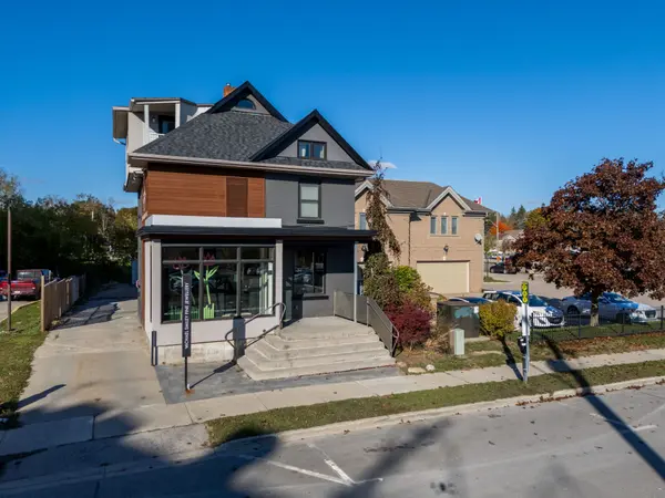18 Worsley ST, Barrie, ON L4M 1L4