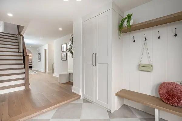 251 Glen Afton DR, Burlington, ON L7L 1G8