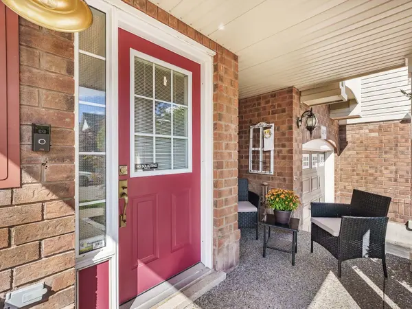 4057 Donnic DR, Burlington, ON L7M 0A5