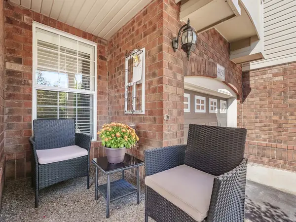 4057 Donnic DR, Burlington, ON L7M 0A5