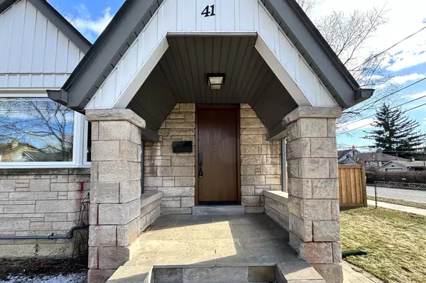 41 Ash CRES, Toronto W06, ON M8W 1E4