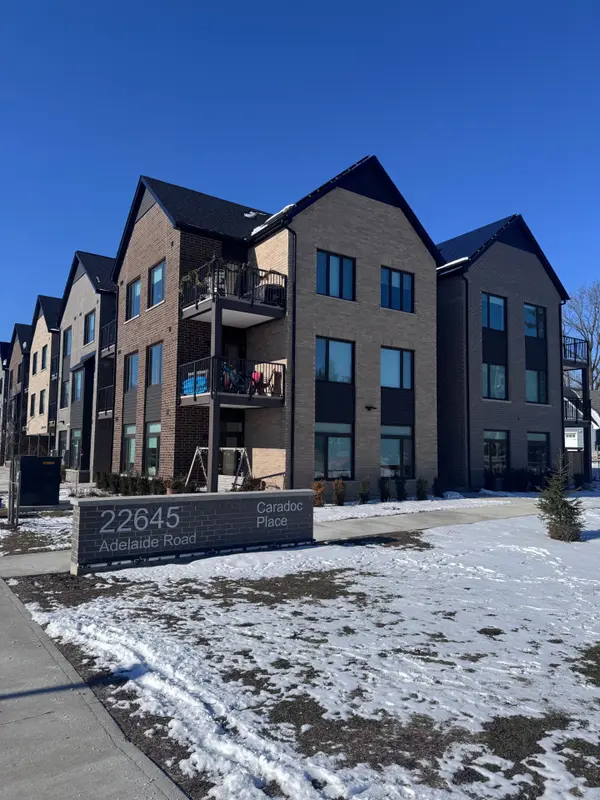 22645 ADELAIDE RD #301, Strathroy-caradoc, ON N0L 1W0
