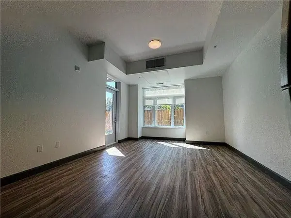 22645 ADELAIDE RD #301, Strathroy-caradoc, ON N0L 1W0