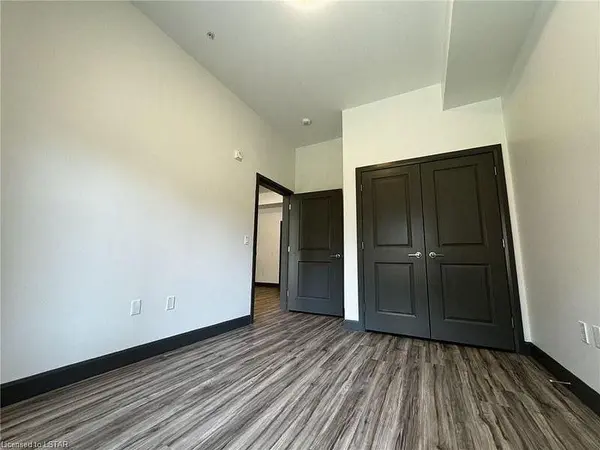 22645 ADELAIDE RD #301, Strathroy-caradoc, ON N0L 1W0