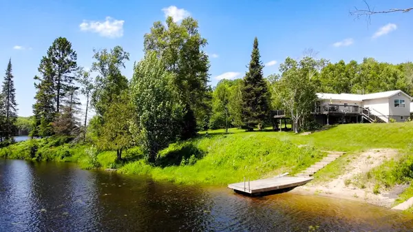 3 Magnet RD, Magnetawan, ON P0A 1P0