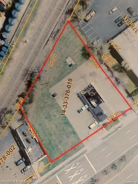 45258 Woodward AVE, Pontiac, MI 48341