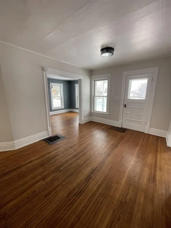 402 W Main Street, Warren, IL 61087