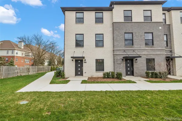 2817 Summers PL, Troy, MI 48084