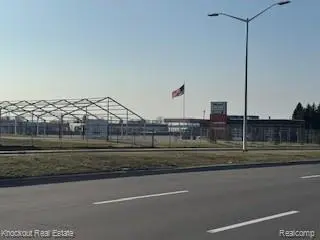 45258 Woodward AVE, Pontiac, MI 48341