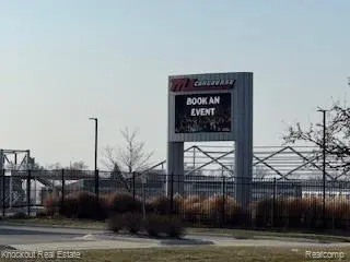 45258 Woodward AVE, Pontiac, MI 48341