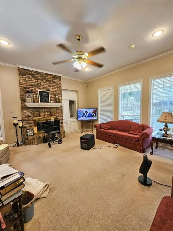 2001 Ventureview Street, Palestine, TX 75803