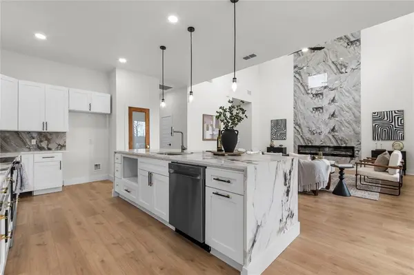 8910 Wadlington Avenue, Dallas, TX 75217