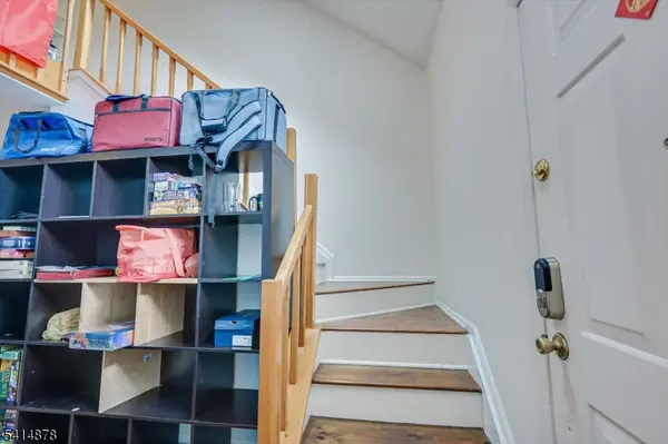 70 Avebury Pl, Franklin Twp., NJ 08873