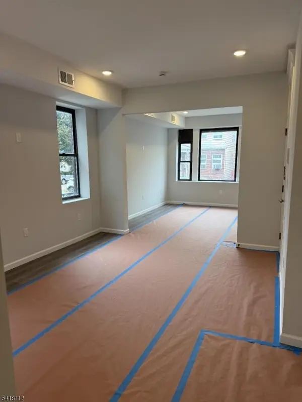 37 6Th St, Harrison Town, NJ 07029