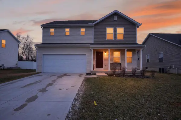 1090 Jackson DR, Owosso, MI 48867