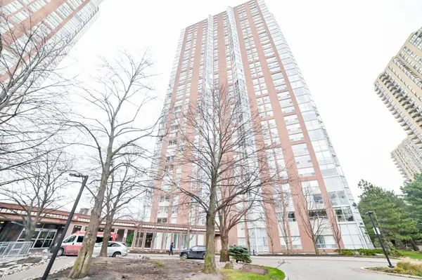 5 Concorde PL #807, Toronto C13, ON M3C 3M8