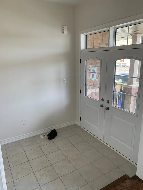 220 Coronation RD, Whitby, ON L1P 0H7