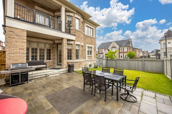 36 Hurst AVE, Vaughan, ON L5A 4Y5