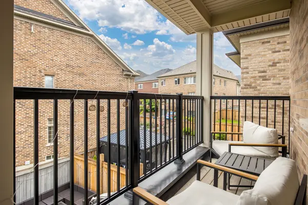 36 Hurst AVE, Vaughan, ON L5A 4Y5